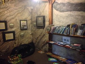 Books and Hands on Activities in the Potomac Overlook Kids' Cave